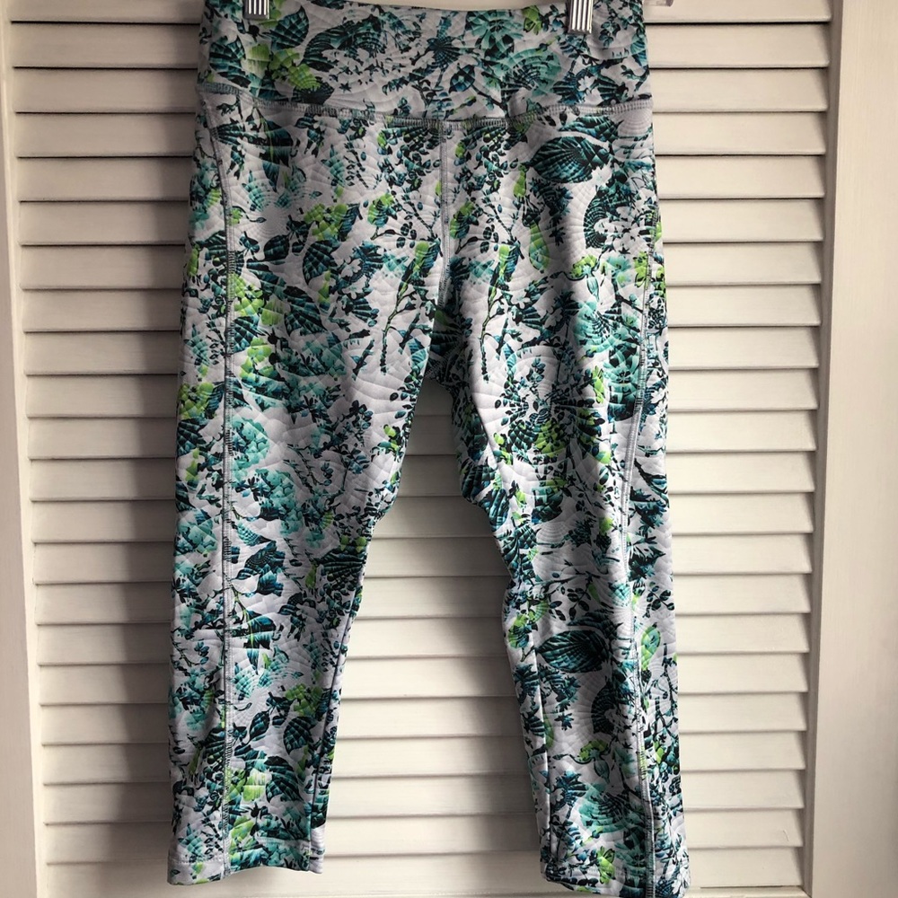 Gorgeous print Jade Athletic capris